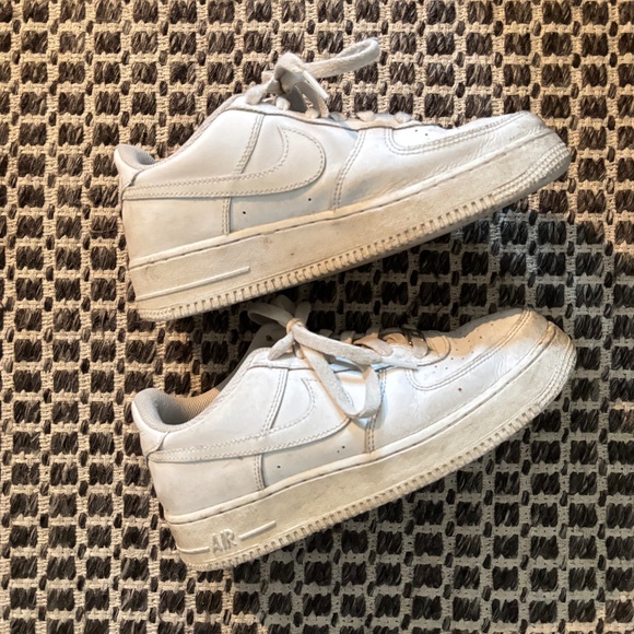 Nike Air Force - Picture 1 of 5